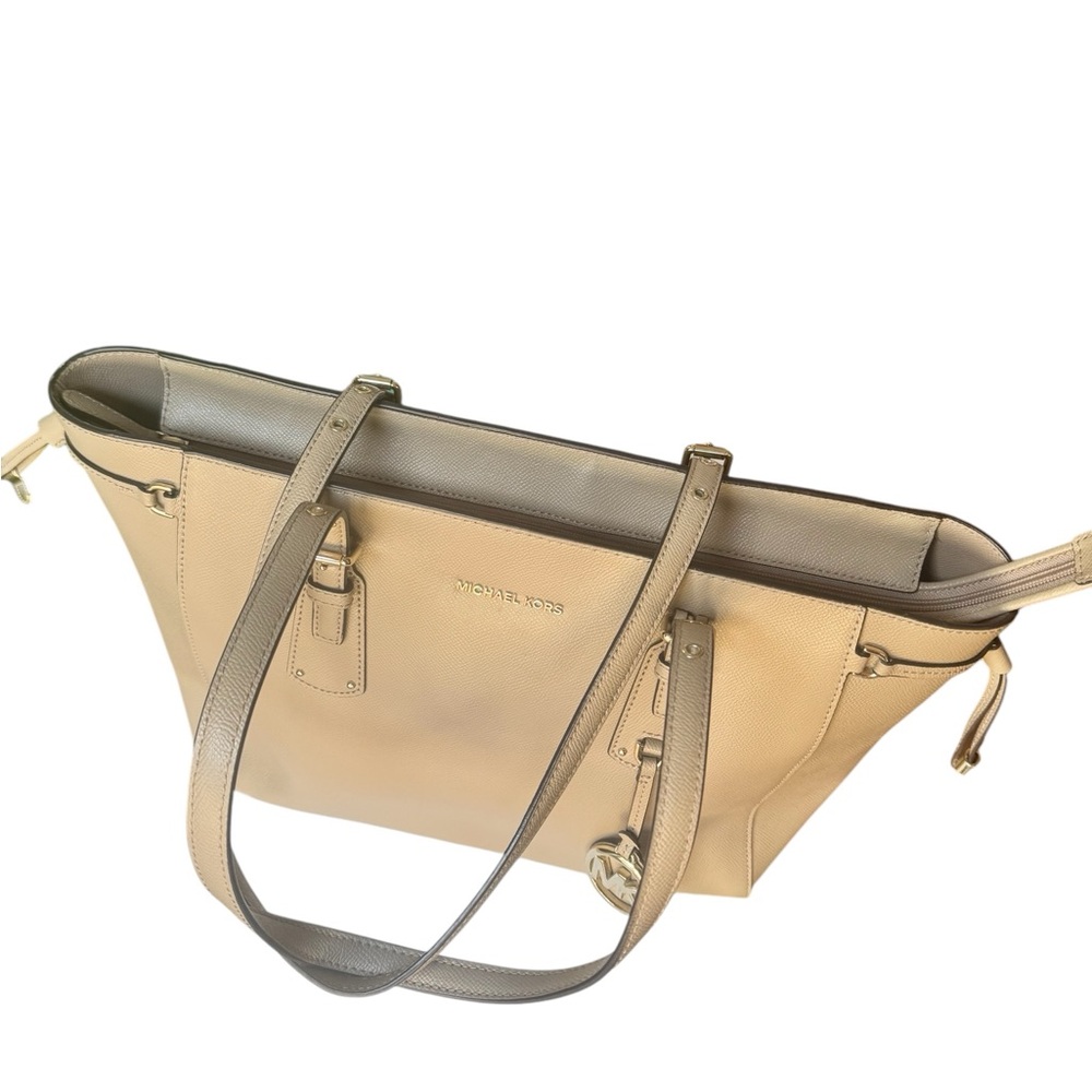 Michael Kors Voyager Medium Crossgrain Leather Tote Bag - Picture 11 of 14